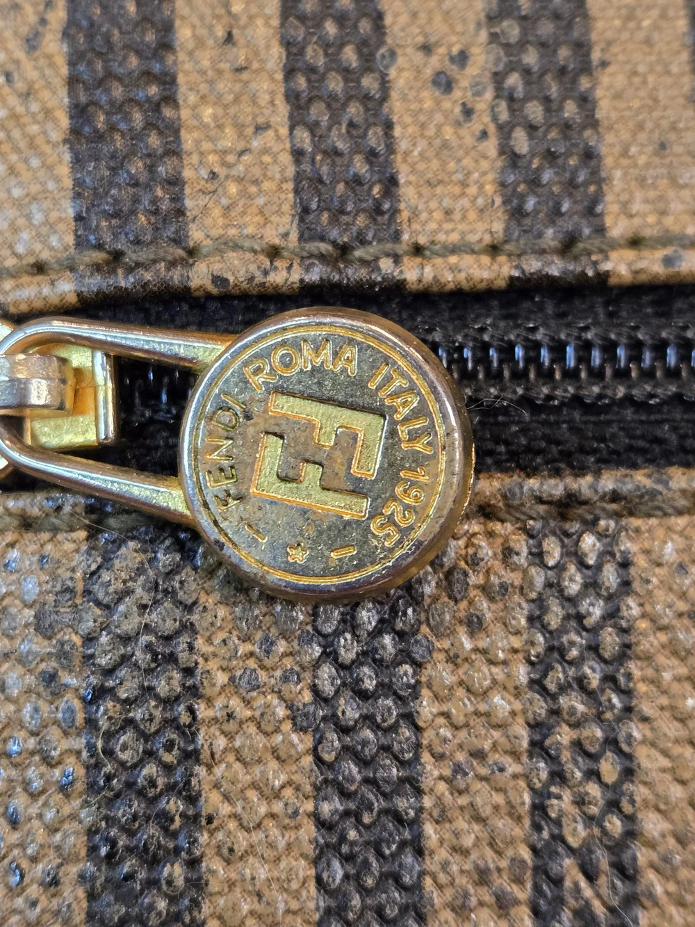 Vintage Fendi Pequin Striped Zippered Pouch - Mini Coin Purse Wallet - Picture 8 of 13